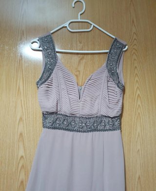 Vestido largo con pedrería