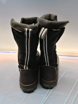 Botas nieve de descanso quechua talla 34 en buen estado