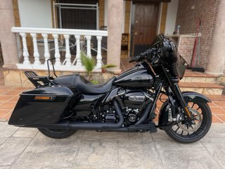 Harley Davidson Street Glide special 107