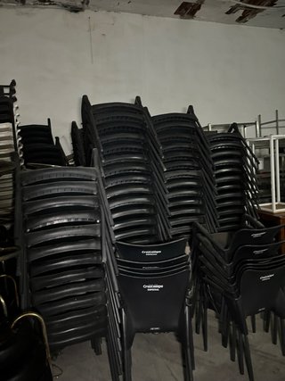 150 Sedie in plastica nera impilabili 12€/pz