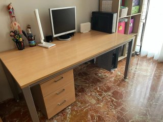 Mesa de escritorio madera y metal