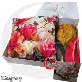 Copriletto con rose e farfalle