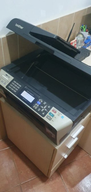Stampante Brother MFC-6490CW