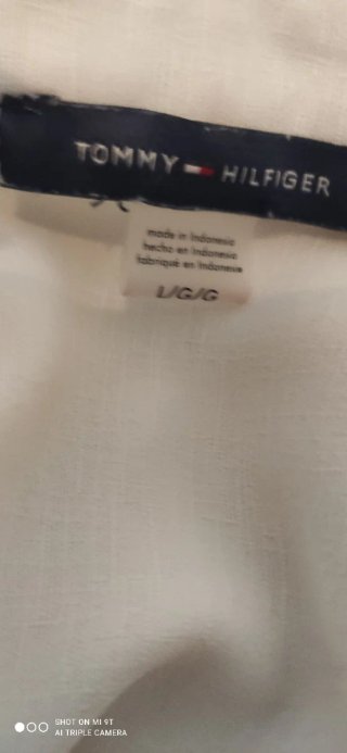 Blusa Tommy Hilfiger blanca hueso Elegante .