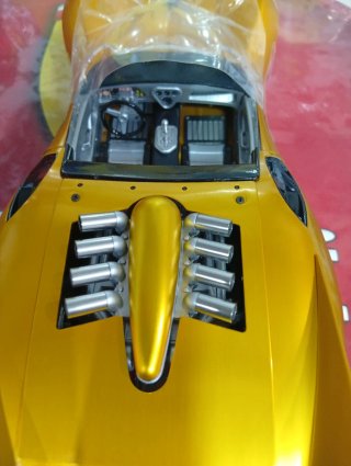 Coche a escala 1:18