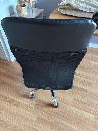 Silla de oficina ergonómica negra