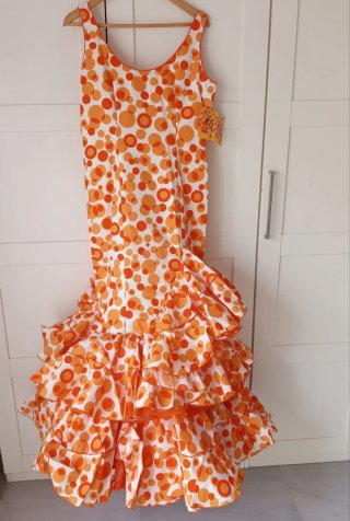 Traje Flamenca Ana Barroso Lunares Naranja