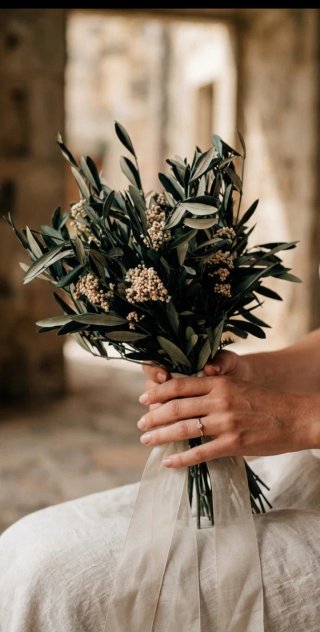 Ramo de novia preservado de olivo y flores