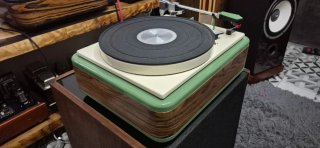 Tocadiscos Lenco Beige y Verde
