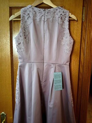 Vestido de fiesta beige y rosa