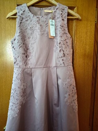 Vestido de fiesta beige y rosa