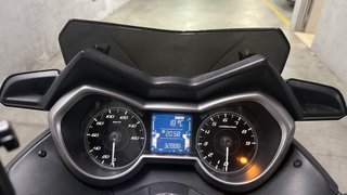 Yamaha XMAX 300 Gris-negra