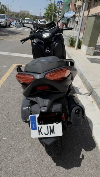 Yamaha XMAX 300 Gris-negra