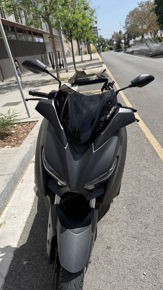 Yamaha XMAX 300 Gris-negra