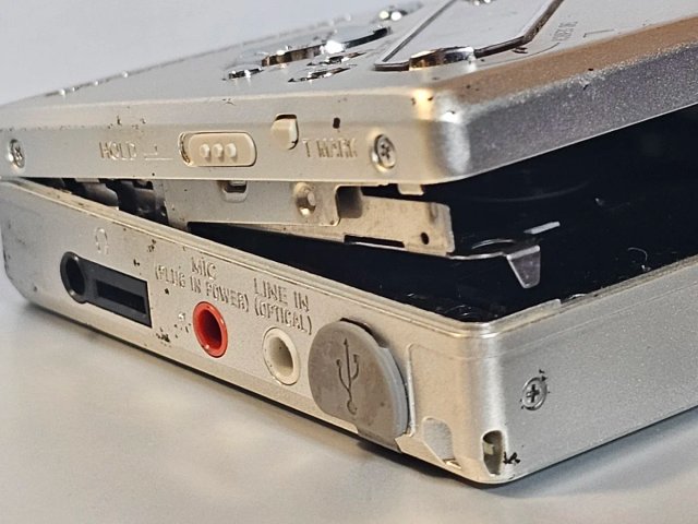 Sony MZ-N710 Net MD Walkman + 2 MD Premium