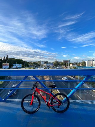 Bicicleta de montaña roja