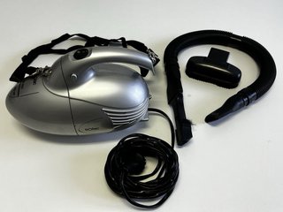 Mini aspirador Solac 800W para coche y hogar