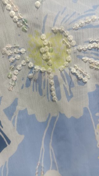 Blusa floral azul y blanca talla única