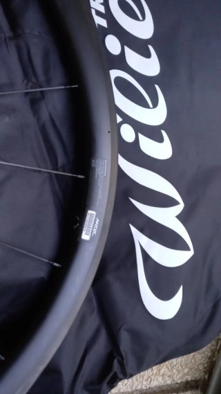 Rueda carbono carretera Wilier Triestina perfil 35