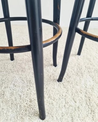 2 Taburetes estilo THONET. Francia, 70s.
