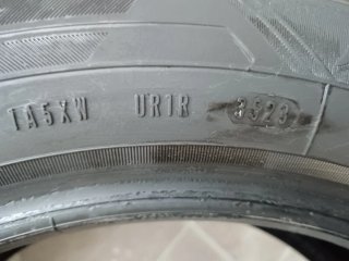 2 Neumáticos Goodyear 205/60 R16.