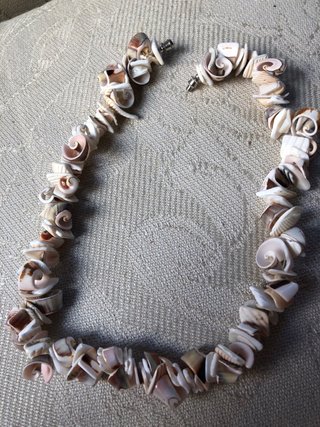 Collares diversos