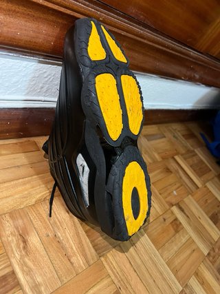 Nike Hot Step 2 NOCTA Negro Amarillo
