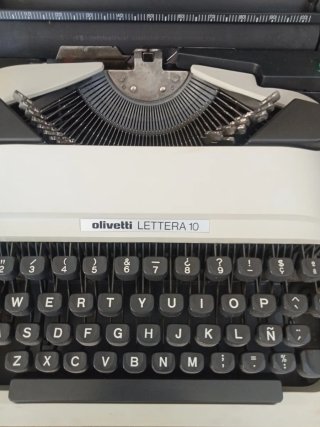 Olivetti Lettera 10 Olivetti Lettera 40