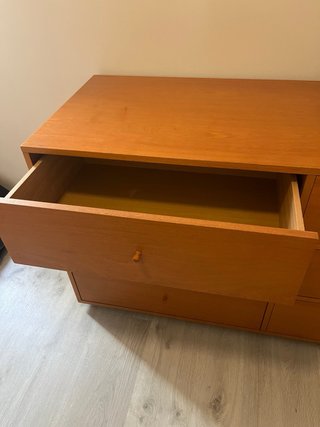 Cajonera de madera marrón