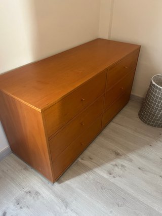 Cajonera de madera marrón
