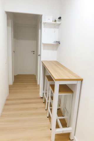 Alquiler habitación exterior y amueblada.