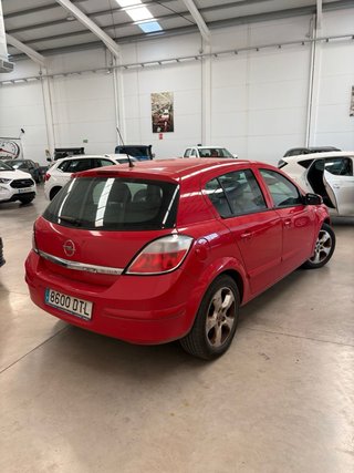 Opel Astra Rojo