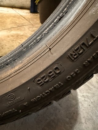 Neumáticos Bridgestone 225/40 R18 92Y