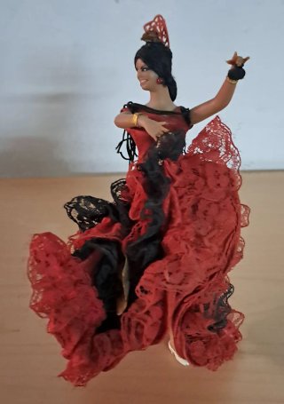 Bambola ballerina flamenco rossa e nera