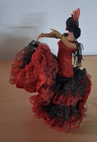 Bambola ballerina flamenco rossa e nera