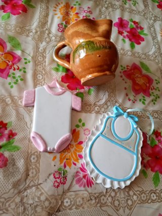 3 oggetti ceramica decorativi