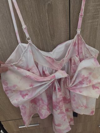 Top Shein floral rosa y blanco