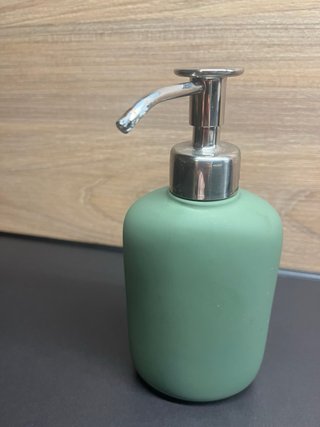 Dispensador jabón y vaso baño verde IKEA