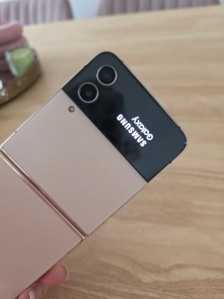Samsung Galaxy Z Flip 4 Rosa Oro