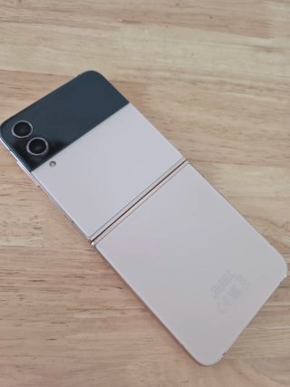 Samsung Galaxy Z Flip 4 Rosa Oro