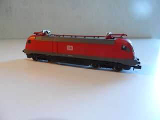 LOCOMOTORA BR 182 7 REMOTORIZADA CON MINITRIX ESCA