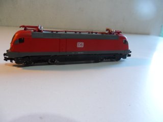 LOCOMOTORA BR 182 7 REMOTORIZADA CON MINITRIX ESCA