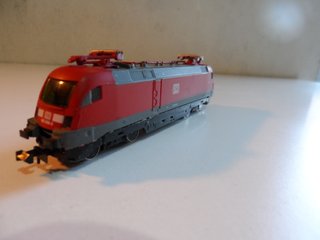 LOCOMOTORA BR 182 7 REMOTORIZADA CON MINITRIX ESCA