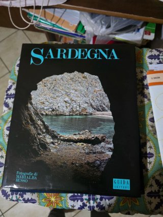 Vendo bellissimo libro sulla Sardegna  a colori