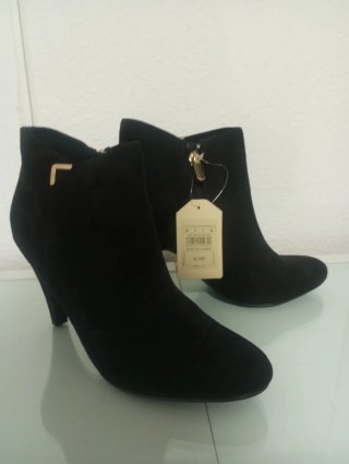 Botines negros tacón alto
