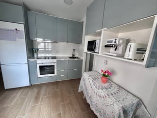 HABITACIÓN A ESTRENAR EN TORRELAVEGA (SOLO CHICAS)