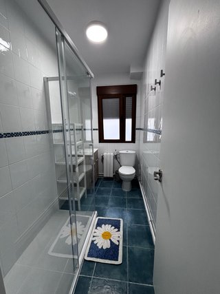 HABITACIÓN A ESTRENAR EN TORRELAVEGA (SOLO CHICAS)
