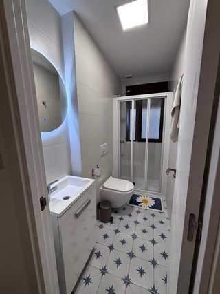 HABITACIÓN A ESTRENAR EN TORRELAVEGA (SOLO CHICAS)