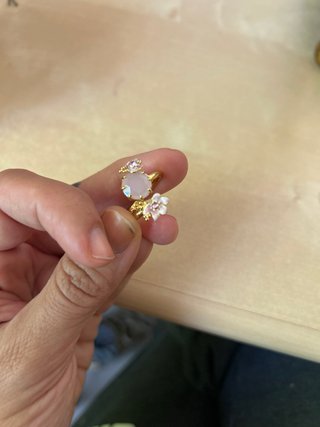 Anillo Les Nereides Flores Rosas y Dorado