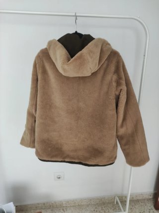 Abrigo reversible verde militar con pelo